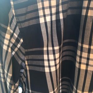 GAP plaid button down size L. PERFECT CONDITION